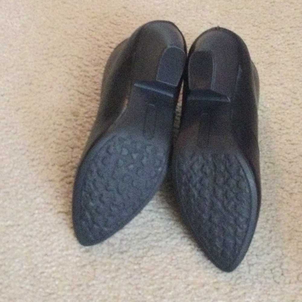 Elegant Black Ankle Boots - Picture 5 of 8